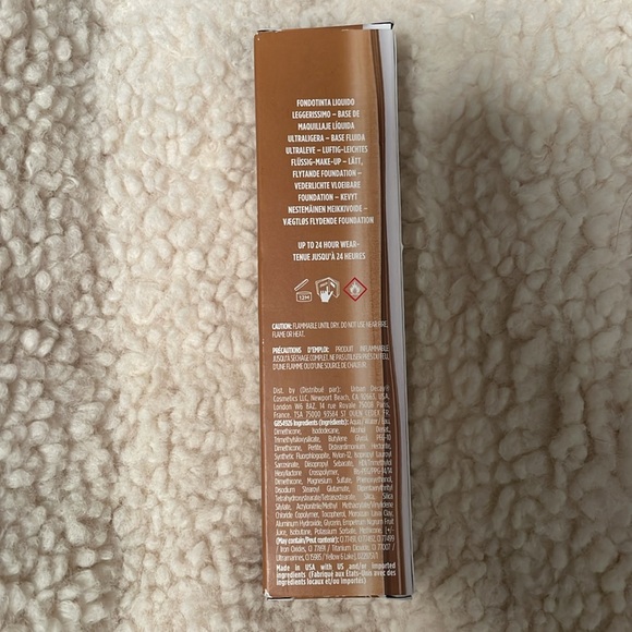 NEW urban decay stay naked weightless liquid foundation Shade 60WO - Picture 3 of 3